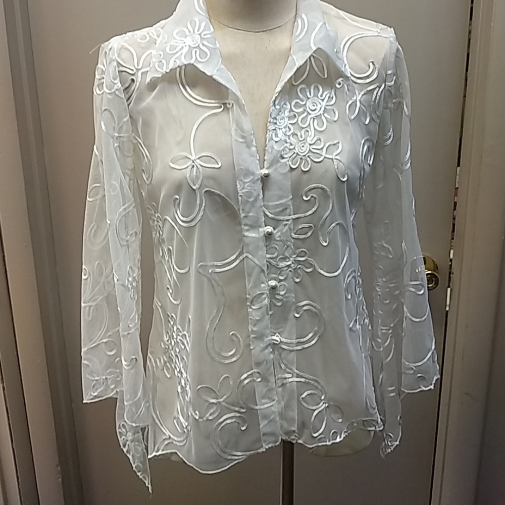 White Sheer embroideried blouse Size 8